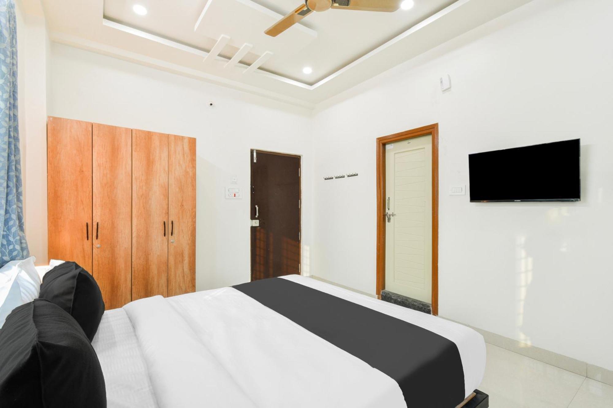 Super Townhouse Kokapet Formerly Aarian Tej Nilayam Gundipet Exterior foto