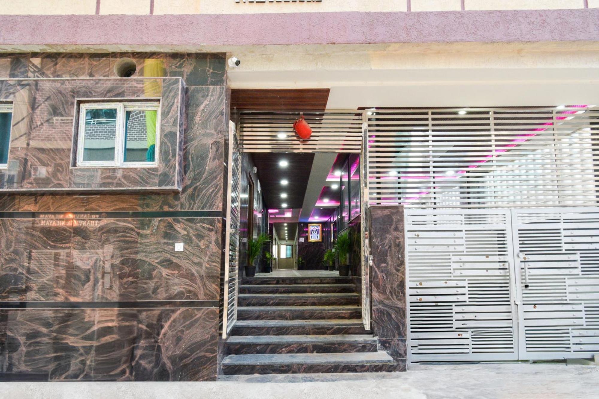 Super Townhouse Kokapet Formerly Aarian Tej Nilayam Gundipet Exterior foto